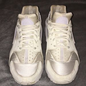 white women’s nike horace’s - size 9.5